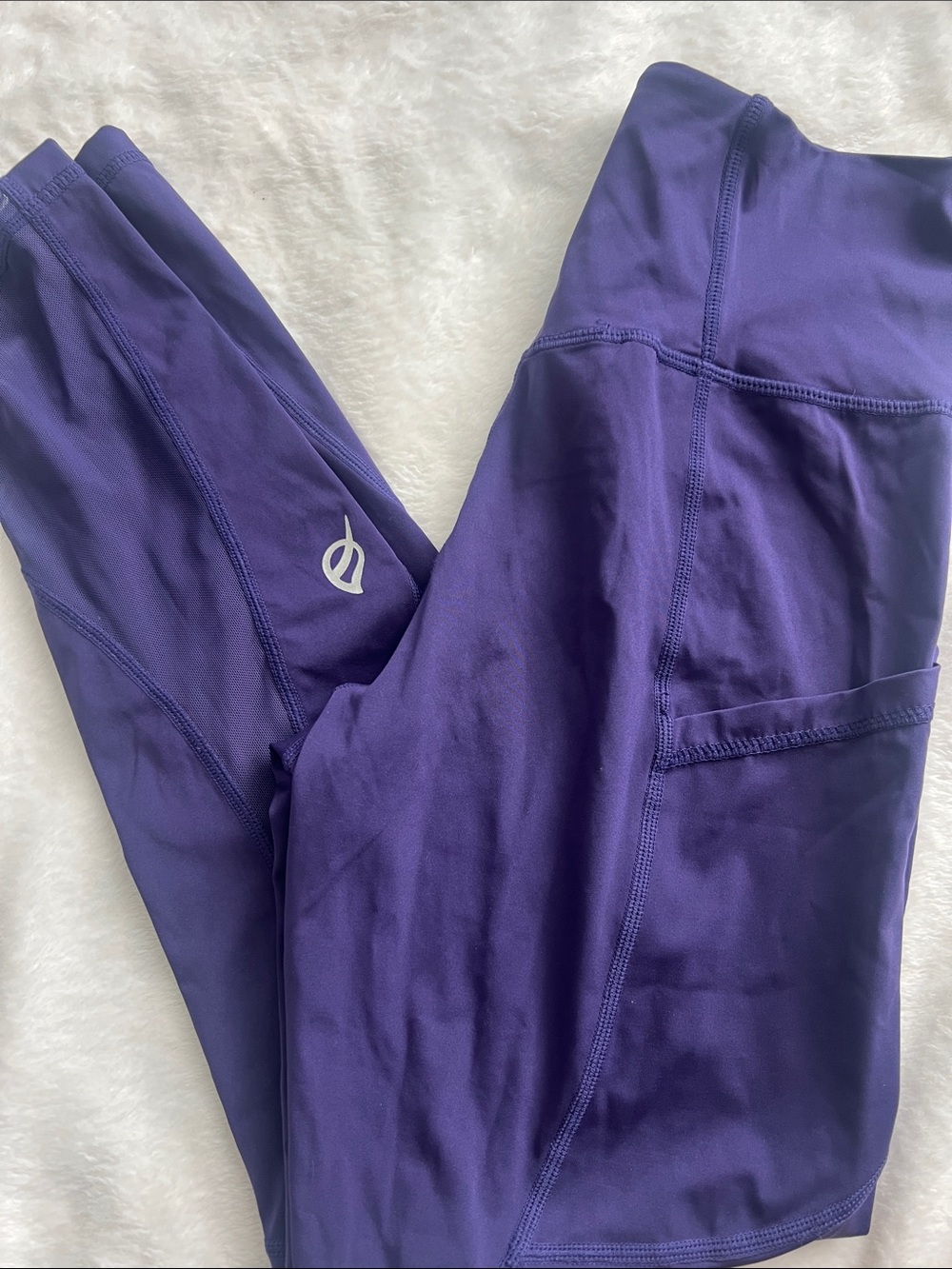 Purple Workout Leggings with Side Pocket and mesh details